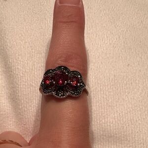 Vintage Elegant Silver and Garnet Ring, size 8